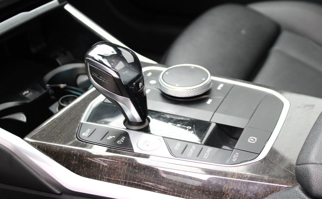 Used 2020 BMW 330i Sedan w/ Convenience Package RWD image 31