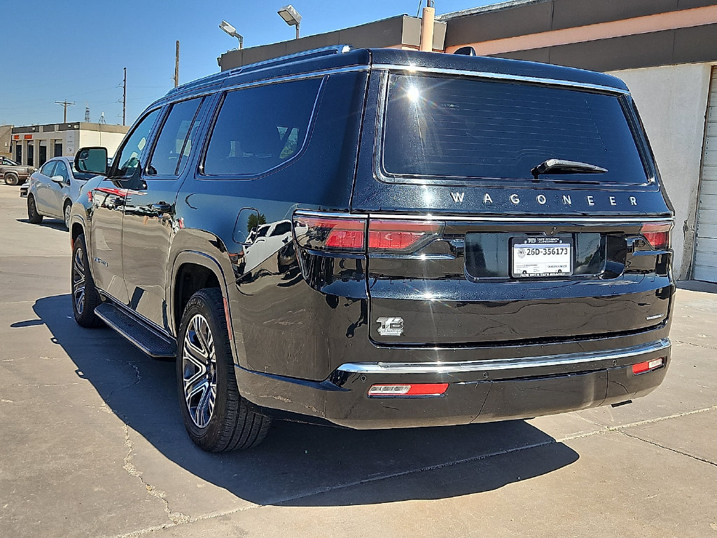 Used 2024 Jeep Wagoneer L Series II w/ Flexible Seating Group AWD/4WD image 3