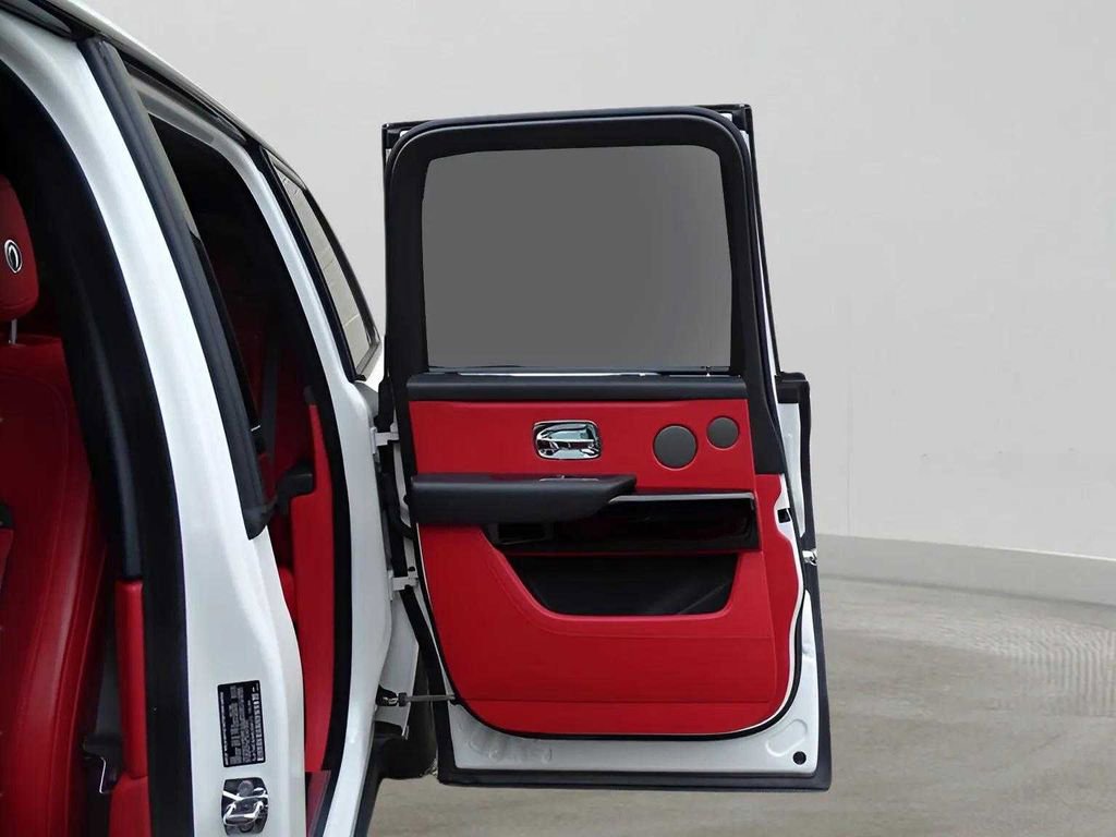 Certified 2021 Rolls-Royce Cullinan image 9