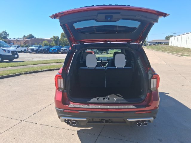 New 2027 Ford Explorer Platinum w/ 3.0L Ultimate Package AWD/4WD image 6