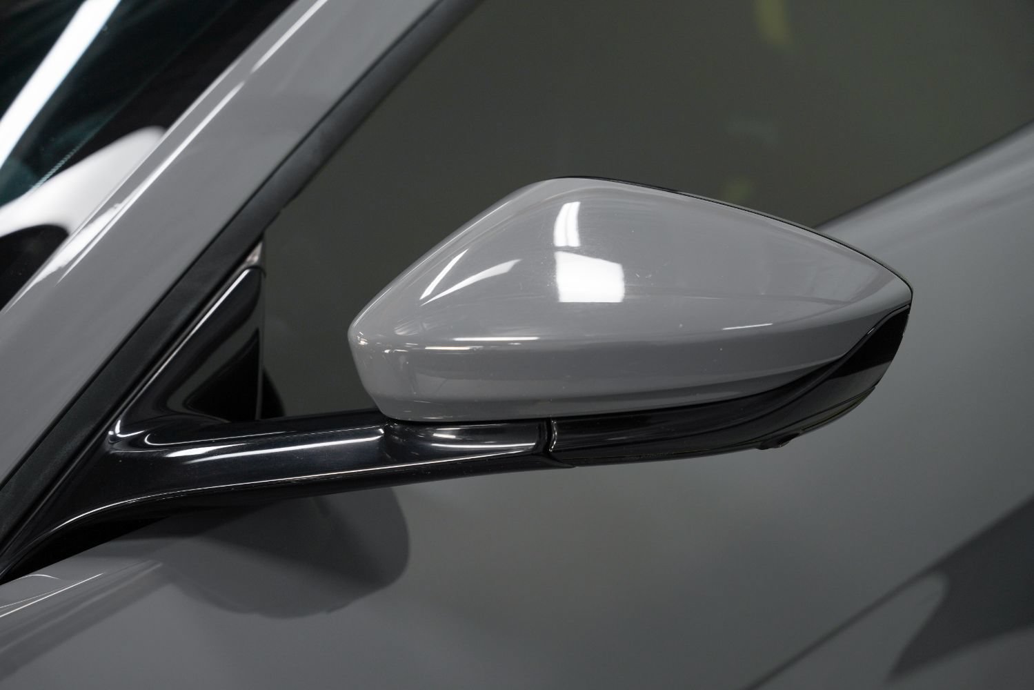 Used 2020 Aston Martin V8 Vantage AMR RWD image 18
