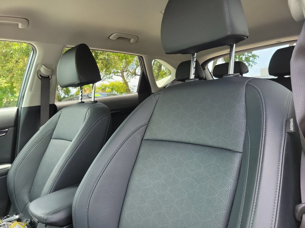 Certified 2024 Kia Seltos EX FWD image 15