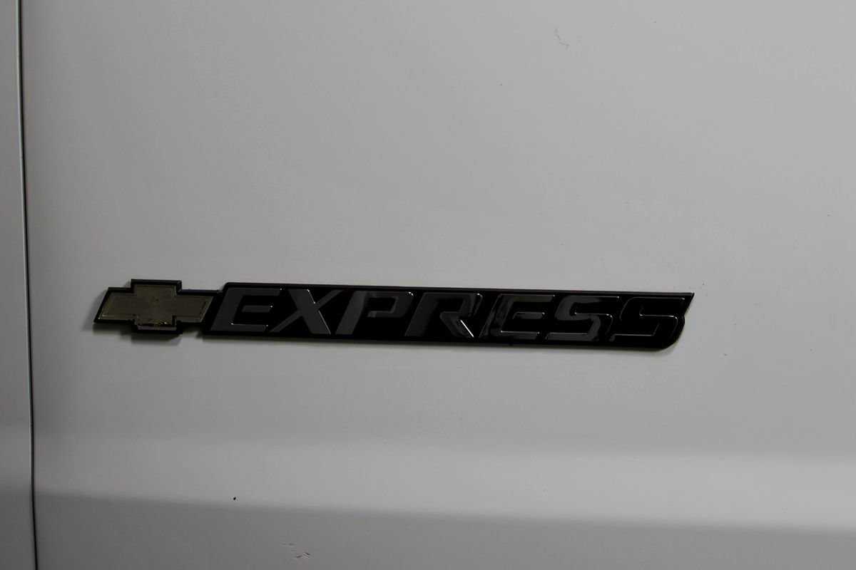 Used 2017 Chevrolet Express 2500 LS RWD image 16