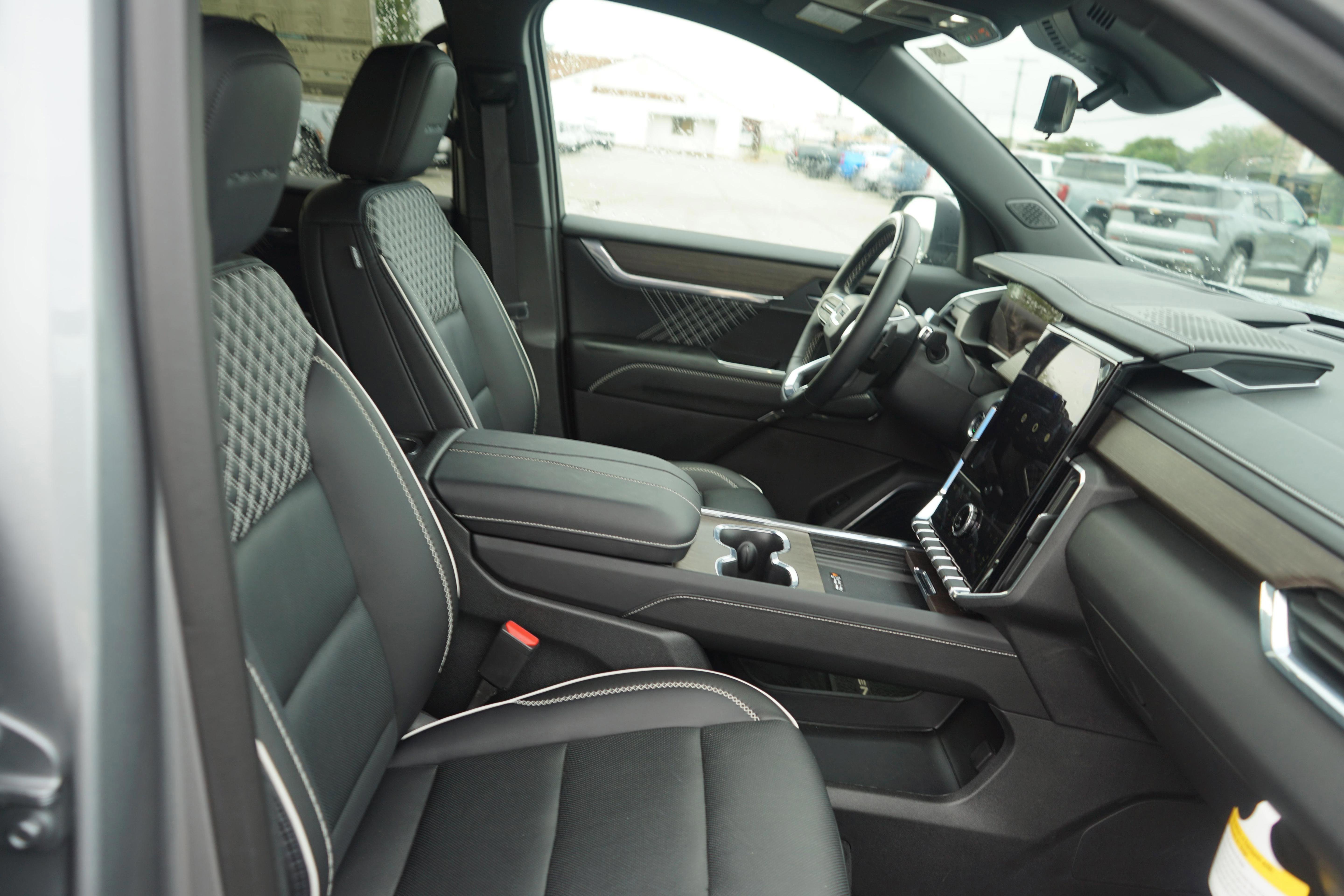 New 2025 GMC Acadia Denali w/ Super Cruise Package image 24