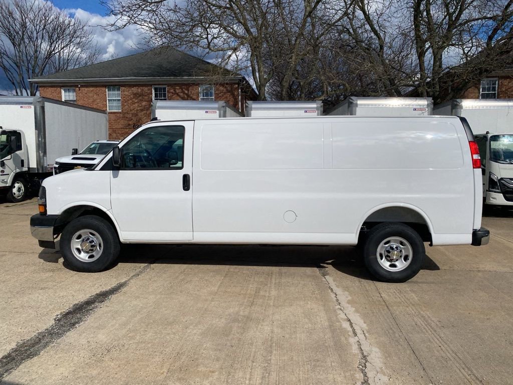 New 2026 Chevrolet Express 2500 Extended w/ Driver Convenience Package RWD image 7