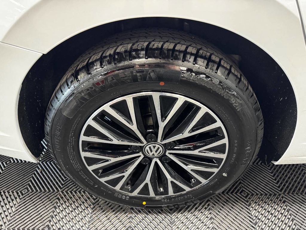Used 2019 Volkswagen Jetta SE image 19