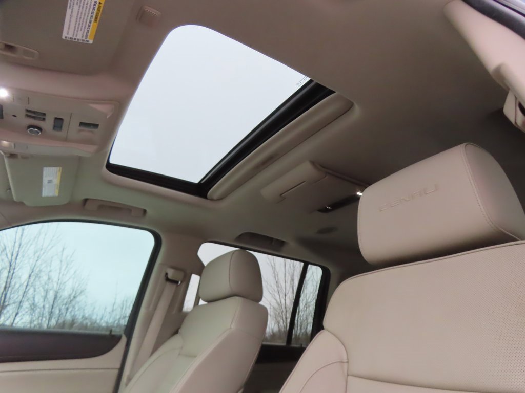 Used 2016 GMC Yukon XL Denali w/ Open Road Package image 5