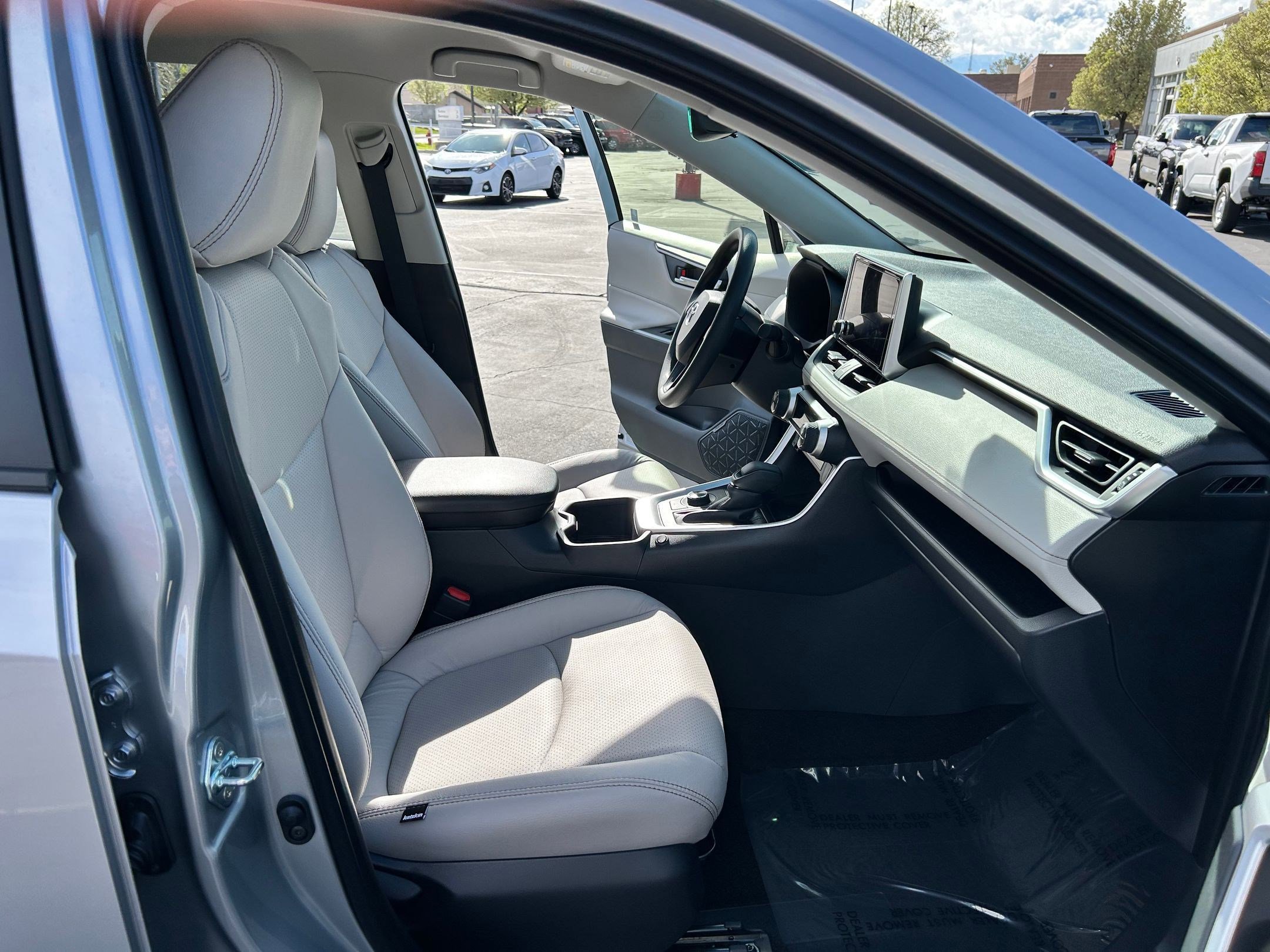 Certified 2025 Toyota RAV4 XLE image 29