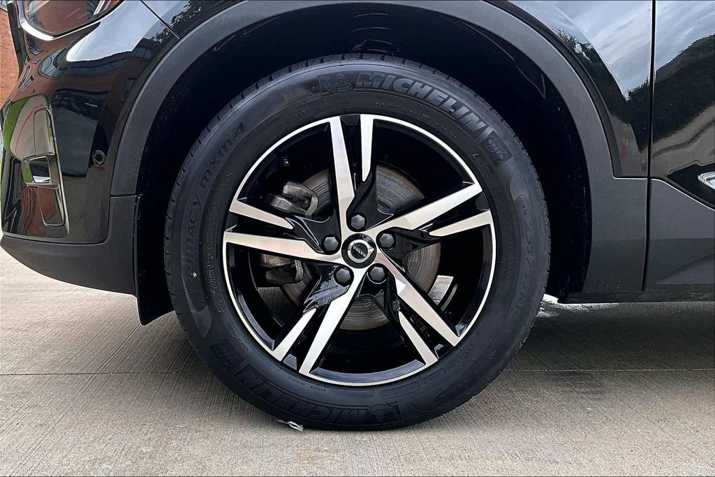 Certified 2023 Volvo XC40 B5 Plus w/ Driver Assist Package AWD/4WD image 11