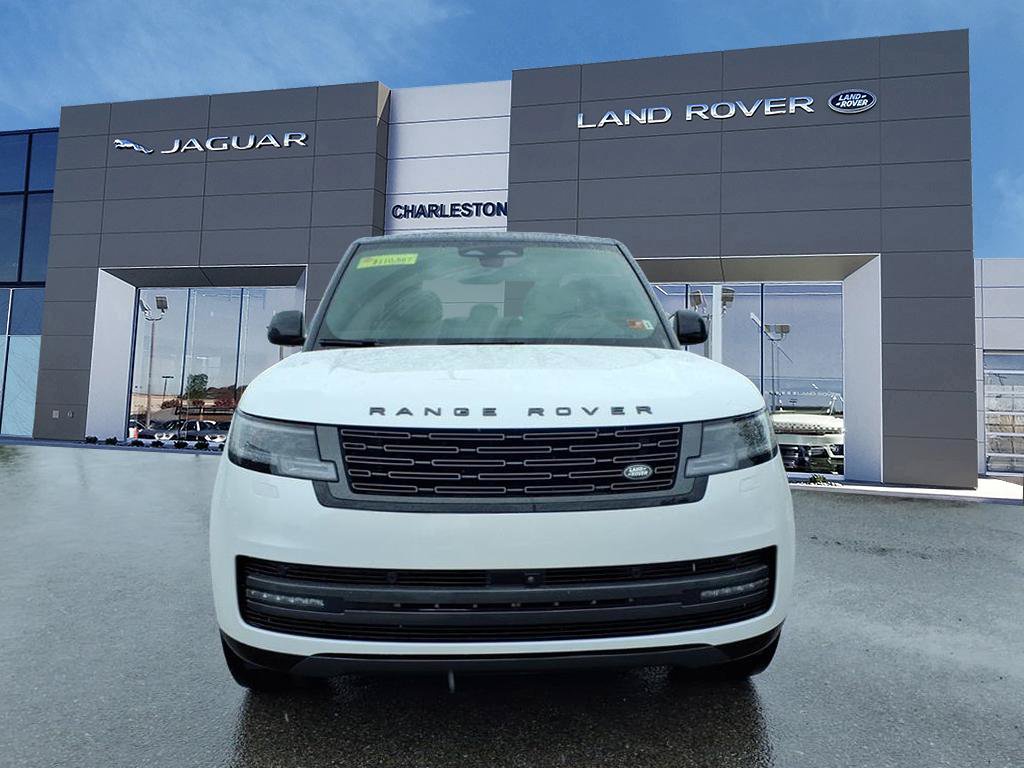 Used 2025 Land Rover Range Rover SE AWD/4WD image 8