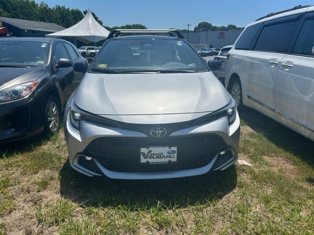 Used 2025 Toyota Corolla XSE FWD image 2