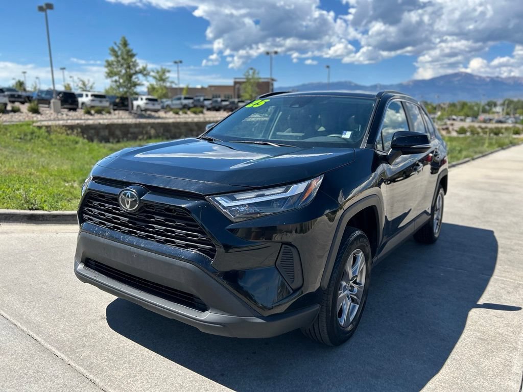Used 2025 Toyota RAV4 XLE AWD/4WD image 3