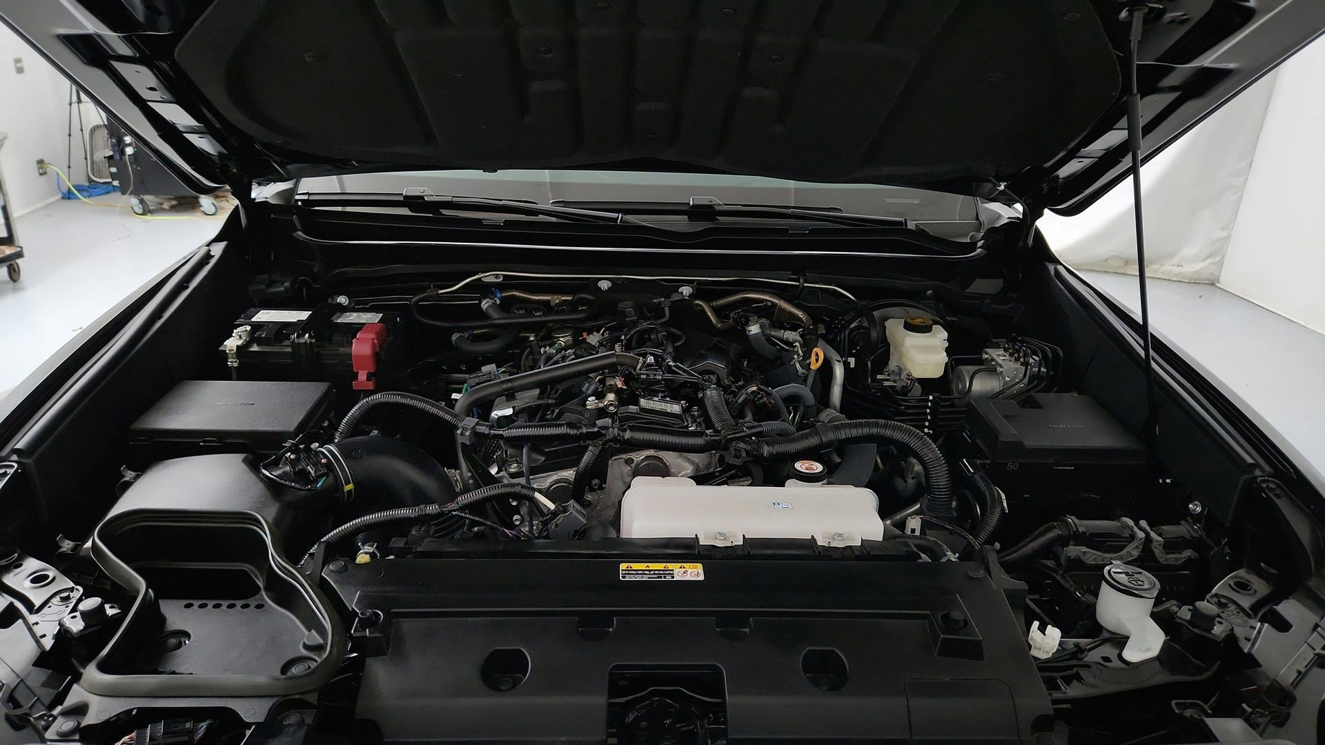 Used 2025 Toyota Tacoma SR AWD/4WD image 25