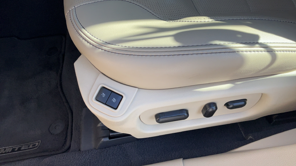 Used 2019 Ford Taurus Limited FWD image 31