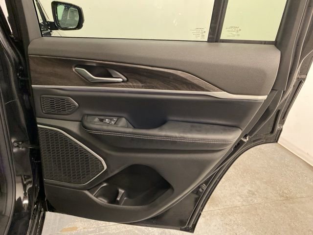 Used 2026 Jeep Grand Cherokee Limited image 26