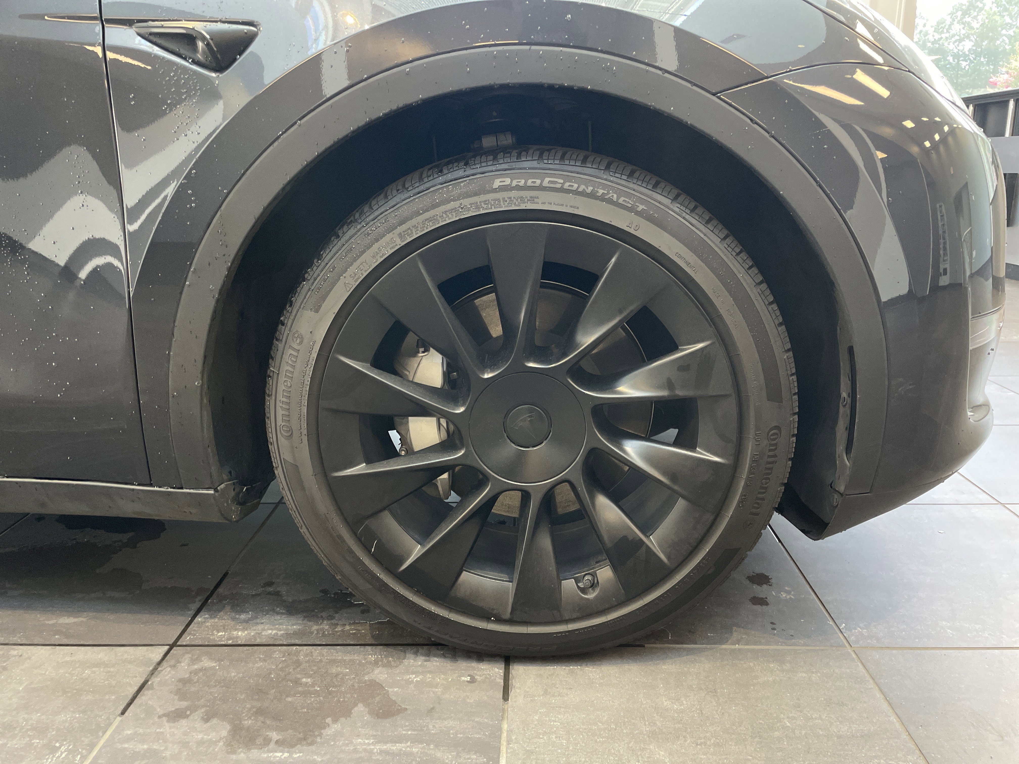 Used 2025 Tesla Model Y Long Range AWD/4WD image 12