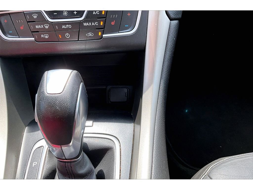 Used 2016 Ford Fusion SE w/ Equipment Group 202A FWD image 31