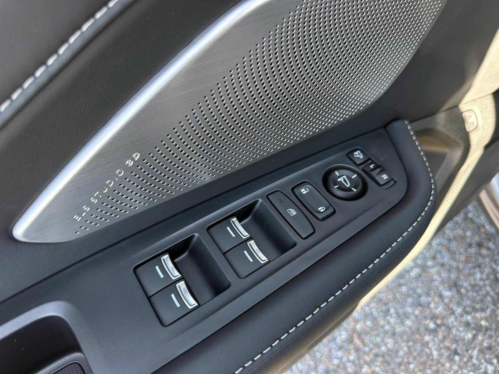 Used 2025 Acura RDX SH-AWD w/ Advance Package image 13