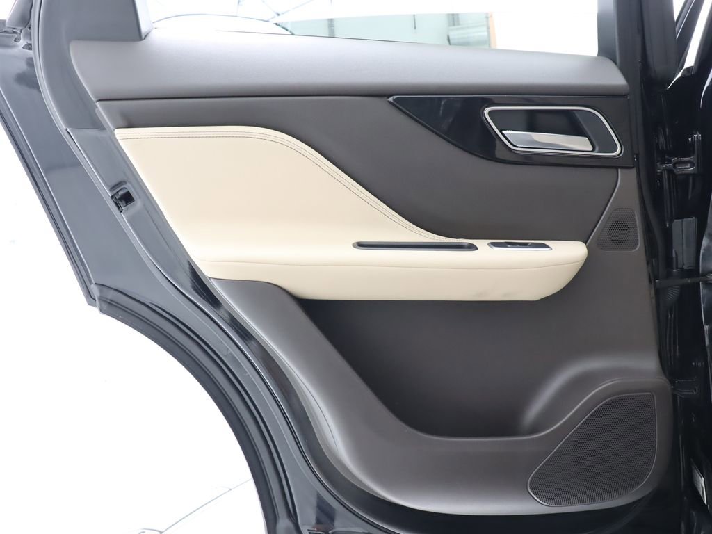 Used 2019 Jaguar F-PACE Prestige AWD/4WD image 46