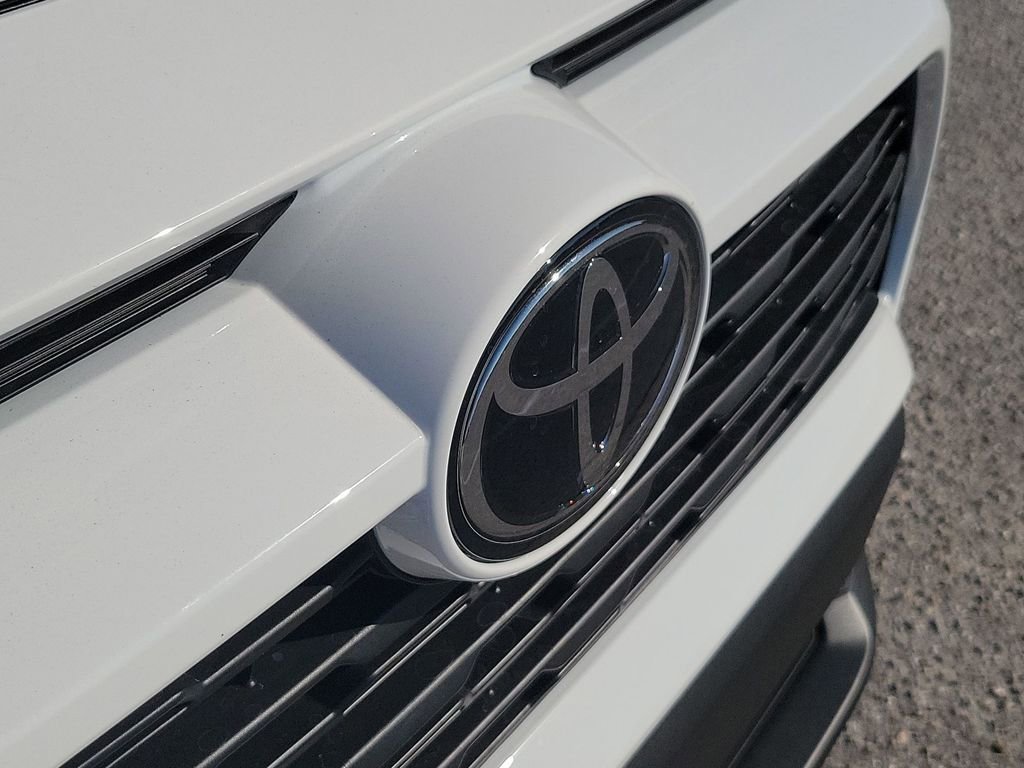 New 2025 Toyota RAV4 XLE image 39