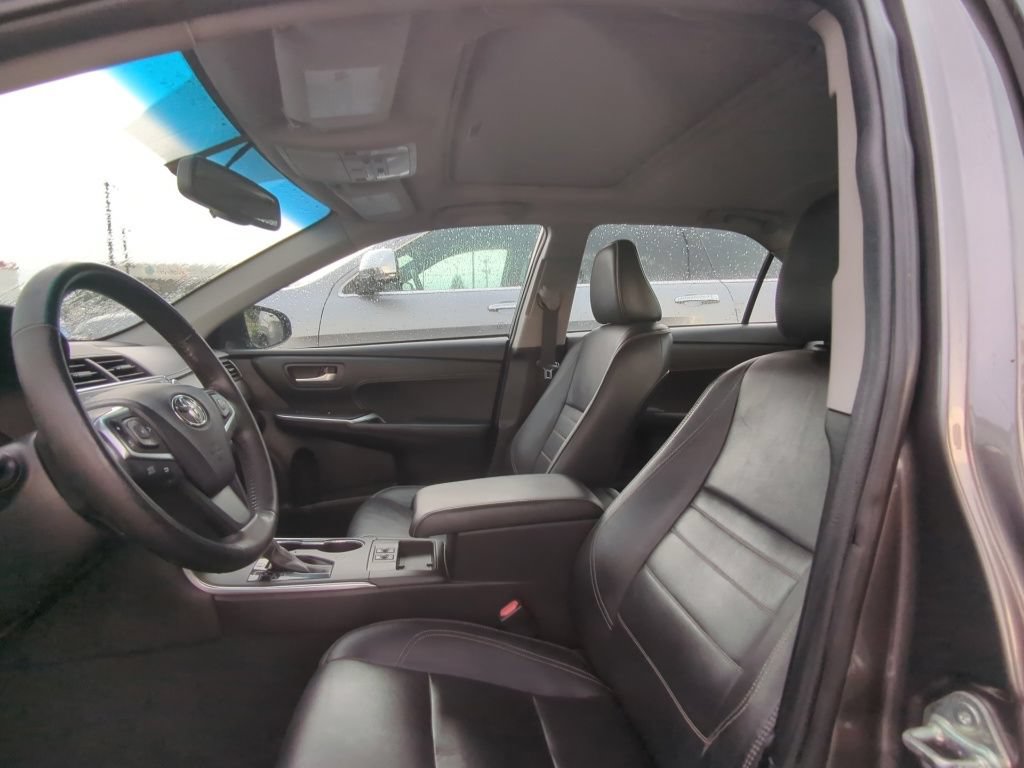 Used 2015 Toyota Camry XLE FWD image 6