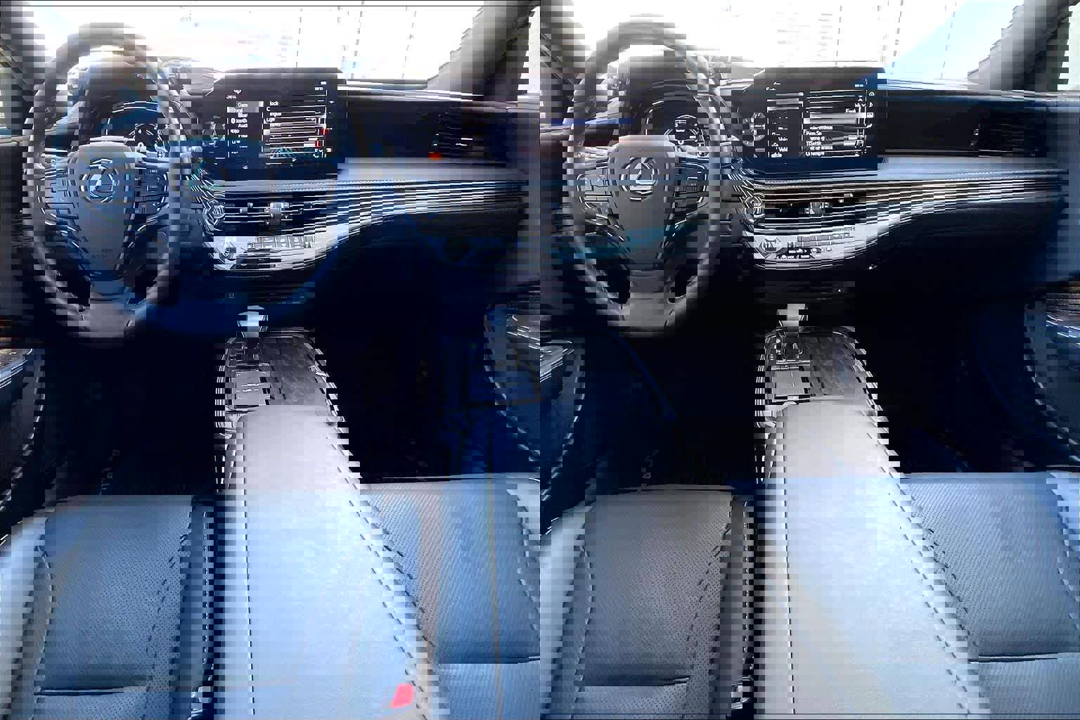 Used 2022 Lexus LS 500 w/ Accessory Package (Z1) image 14