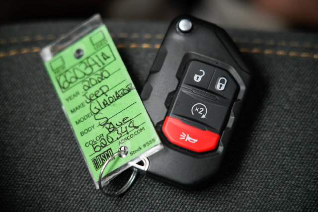 Used 2025 Jeep Gladiator Sport AWD/4WD image 20