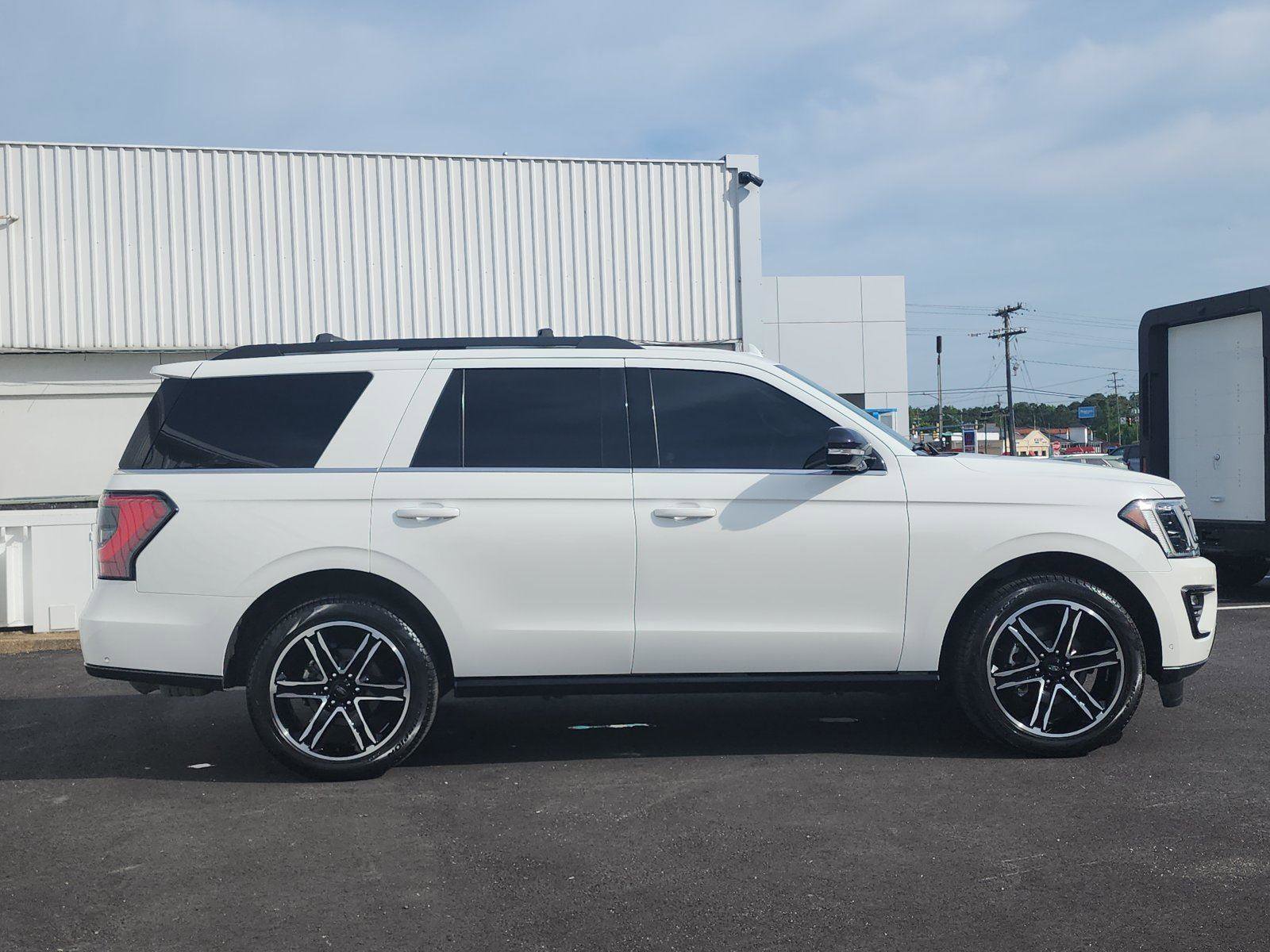 Used 2021 Ford Expedition Limited AWD/4WD image 6