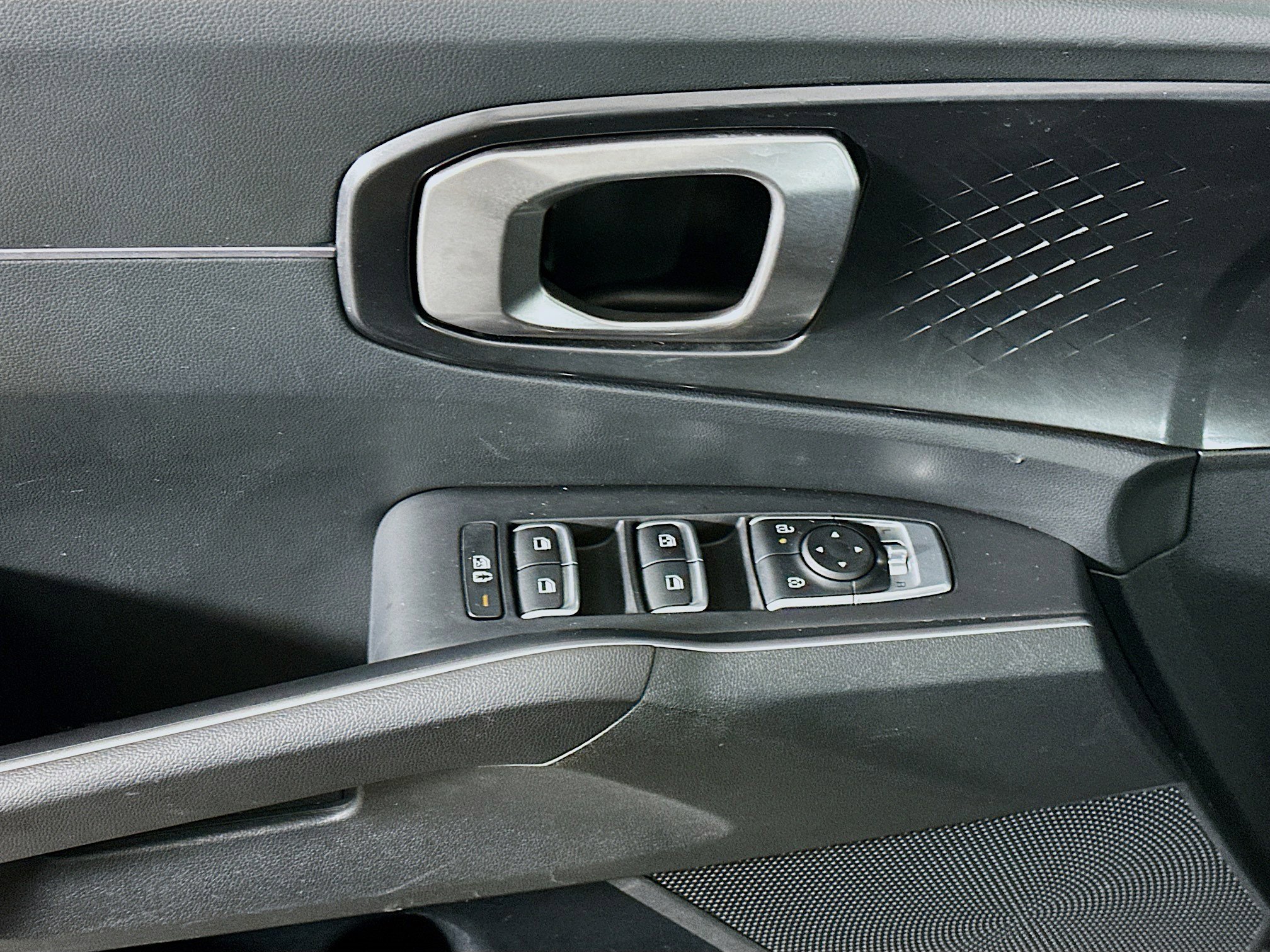 Used 2024 Kia Sorento S image 15