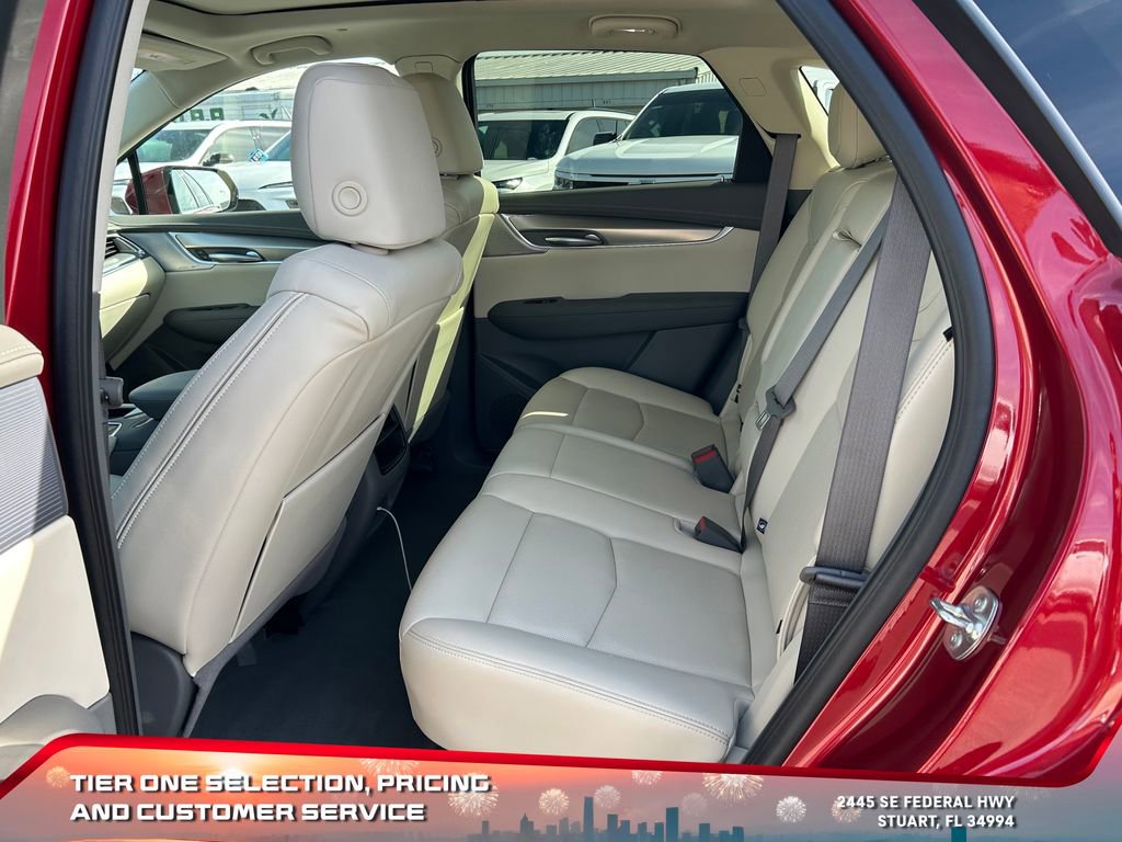 Used 2025 Cadillac XT5 Premium Luxury image 11