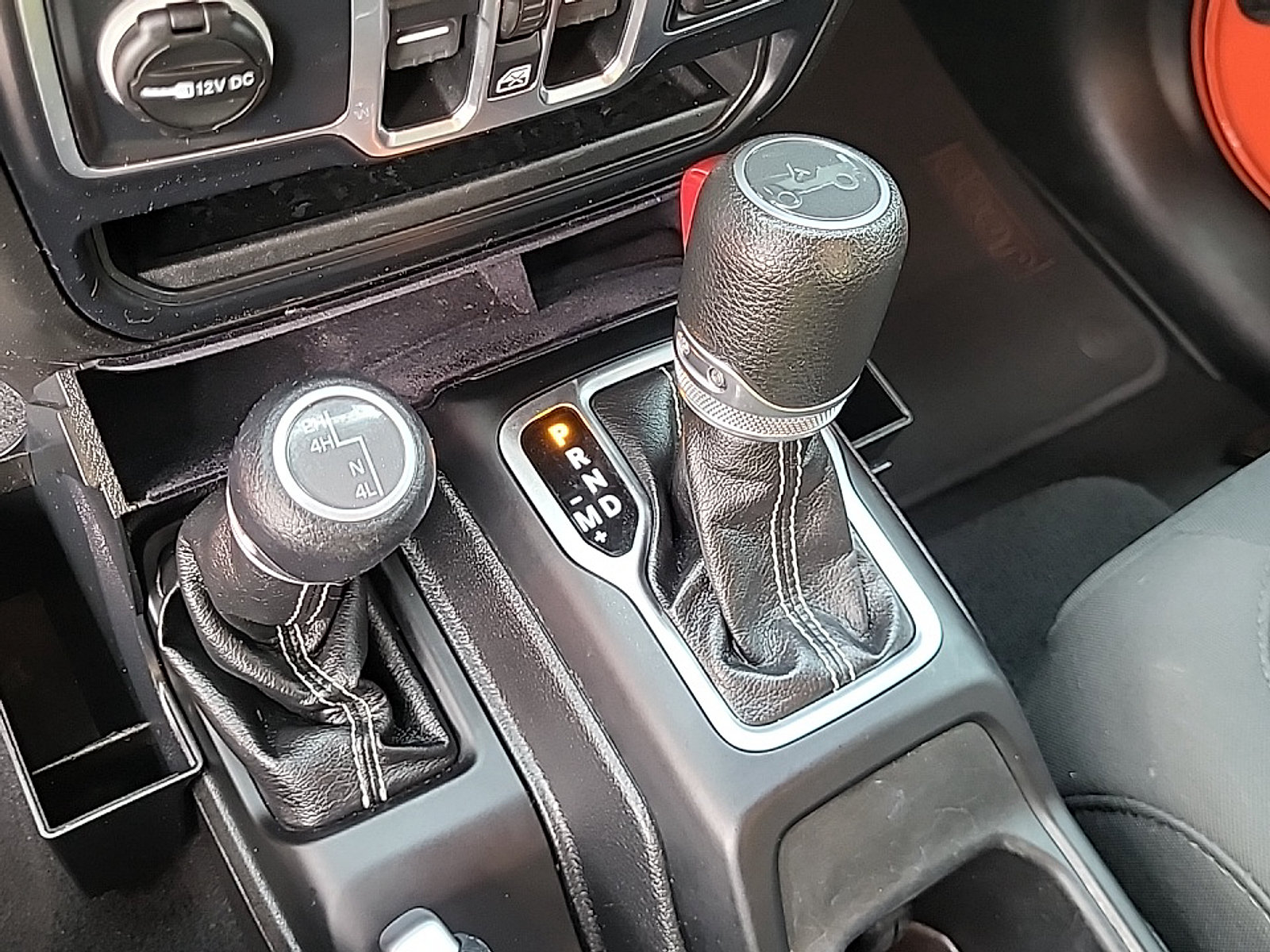 Used 2019 Jeep Wrangler Unlimited Sahara w/ Uconnect 4C Nav & Sound Group AWD/4WD image 25