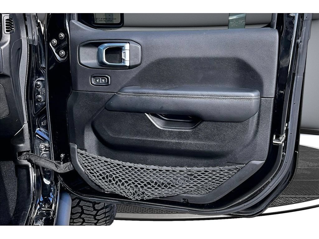 Used 2022 Jeep Wrangler Unlimited Sahara w/ Cold Weather Group AWD/4WD image 48