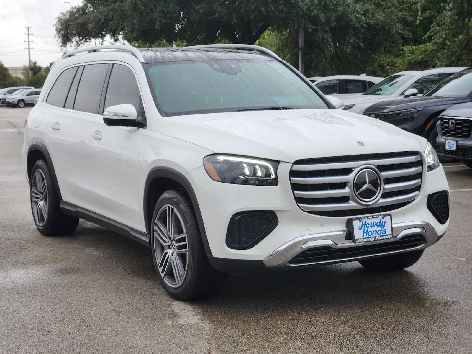 Used 2025 Mercedes-Benz GLS 450 4MATIC image 3