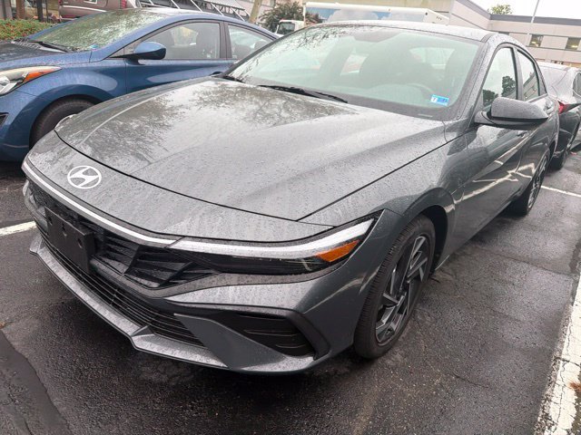 Certified 2025 Hyundai Elantra SEL FWD image 6