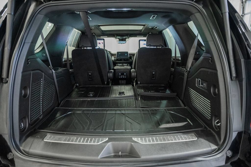 Used 2024 Chevrolet Tahoe High Country w/ Advanced Technology Package AWD/4WD image 9