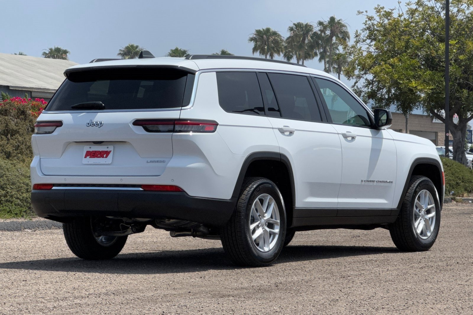 New 2025 Jeep Grand Cherokee L Laredo image 4