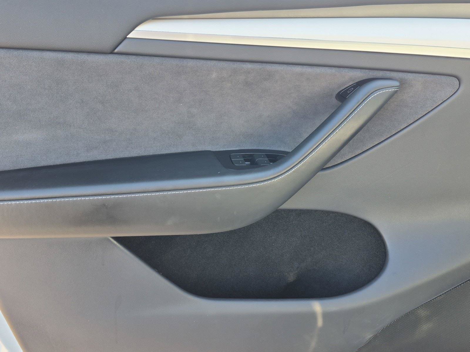 Used 2023 Tesla Model Y AWD image 18