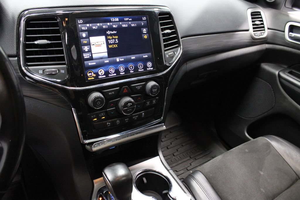 Used 2021 Jeep Grand Cherokee Laredo X AWD/4WD image 30