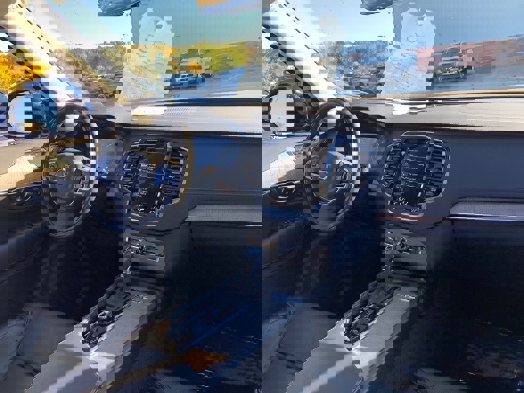 Used 2022 Volvo XC90 T6 Inscription w/ Advanced Package image 18