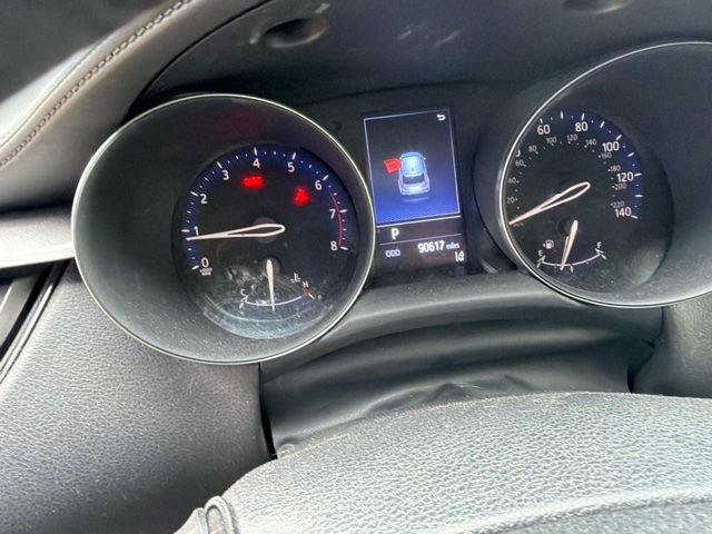 Used 2021 Toyota C-HR LE FWD image 18
