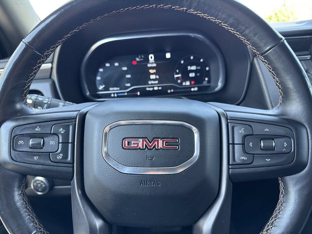 Used 2023 GMC Yukon XL AT4 w/ AT4 Premium Package AWD/4WD image 16