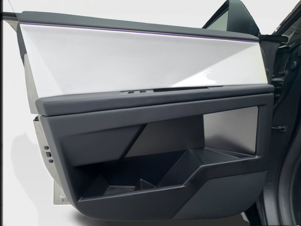 Used 2024 Tesla Cybertruck AWD Crew Cab image 23