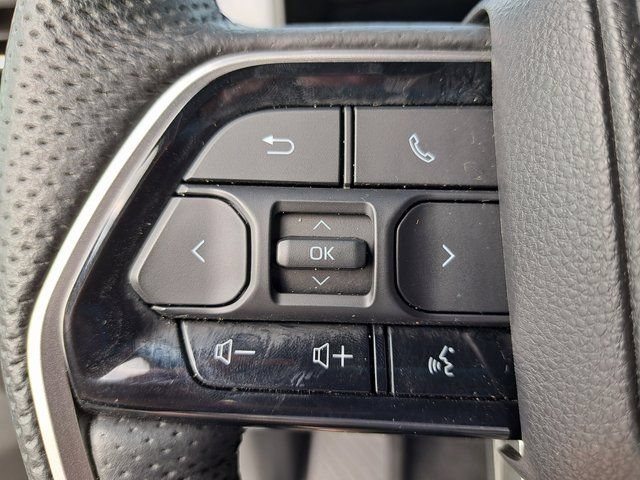 Used 2025 Toyota Tundra Platinum AWD/4WD image 27