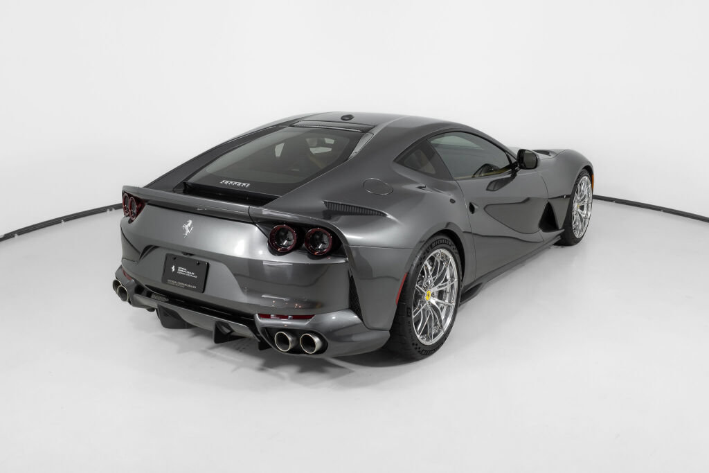 Used 2019 Ferrari 812 Superfast RWD image 9