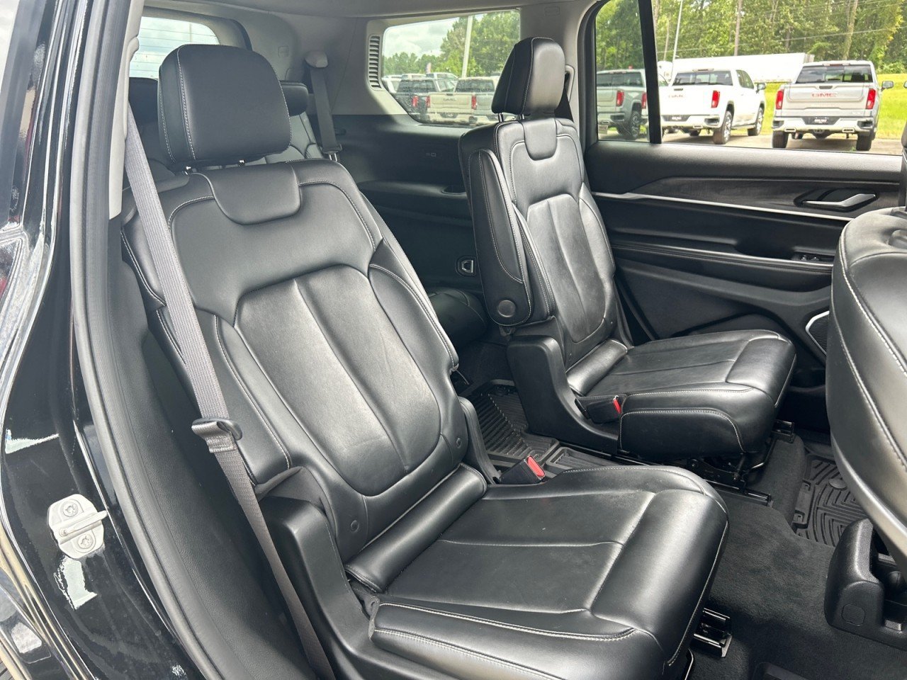 Used 2021 Jeep Grand Cherokee L Limited AWD/4WD image 18