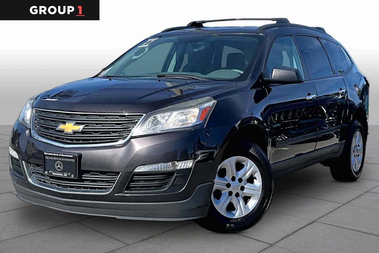 Used 2017 Chevrolet Traverse LS FWD image 1