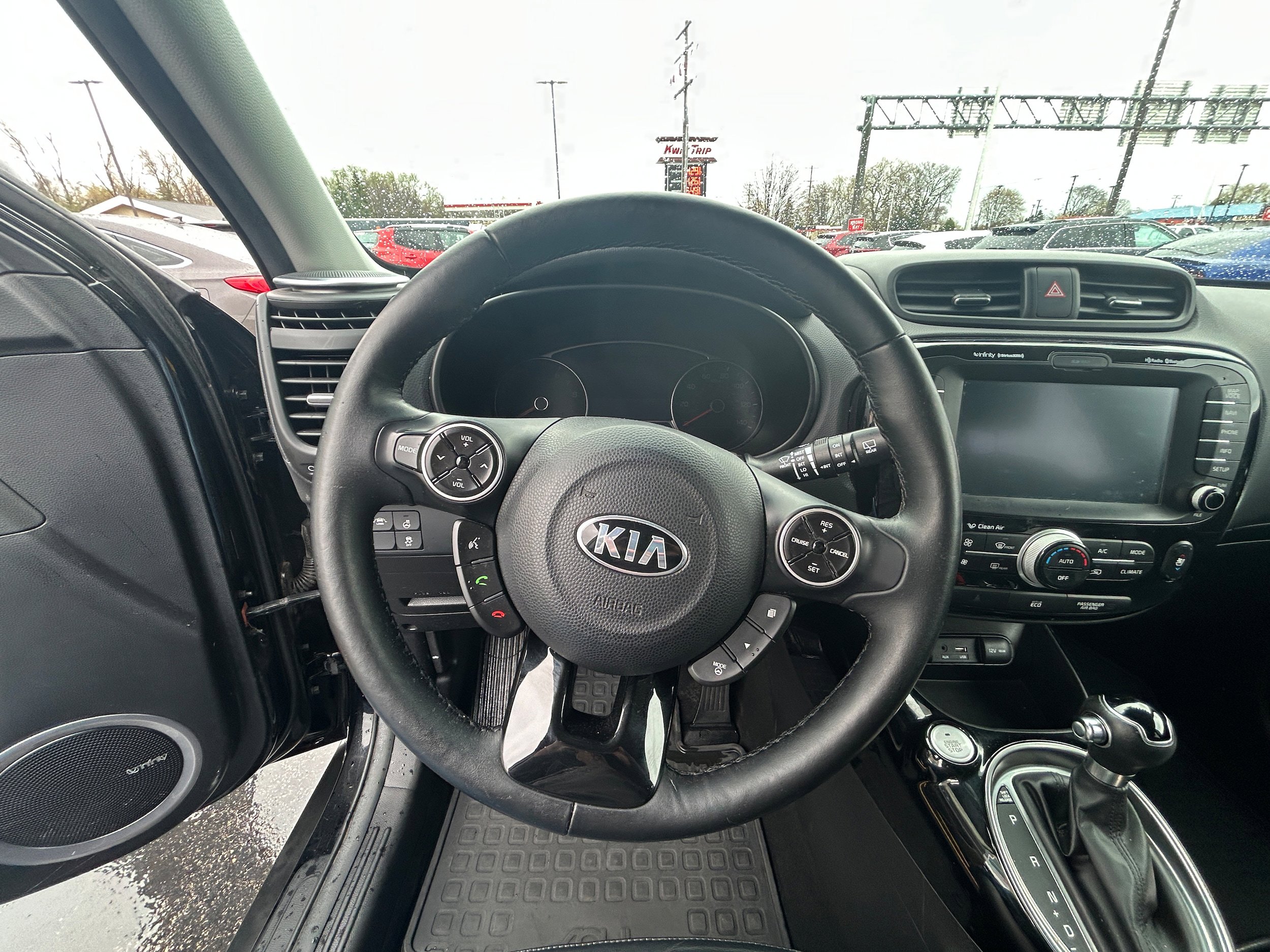 Used 2016 Kia Soul ! w/ Premium Package FWD image 9