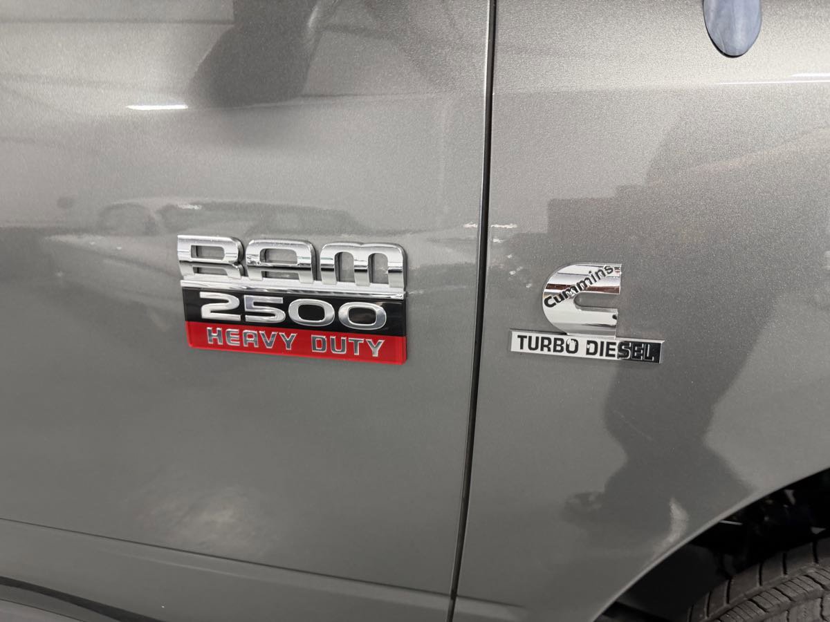 Used 2012 RAM 2500 SLT w/ Technology Group AWD/4WD image 3