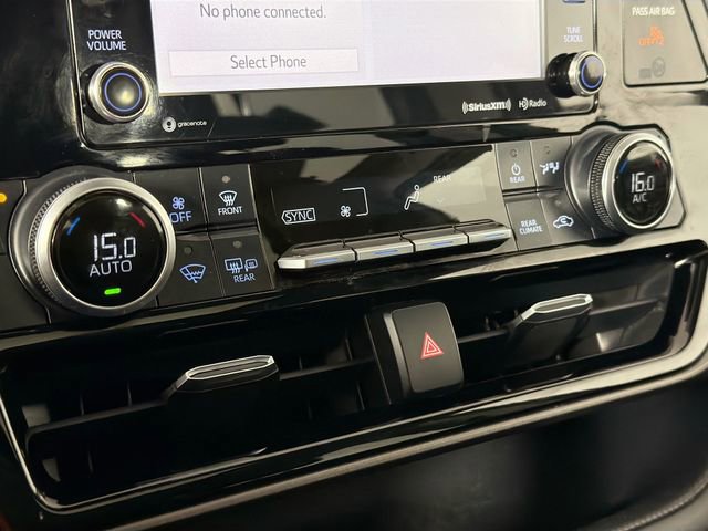 Used 2020 Toyota Highlander XLE AWD/4WD image 15
