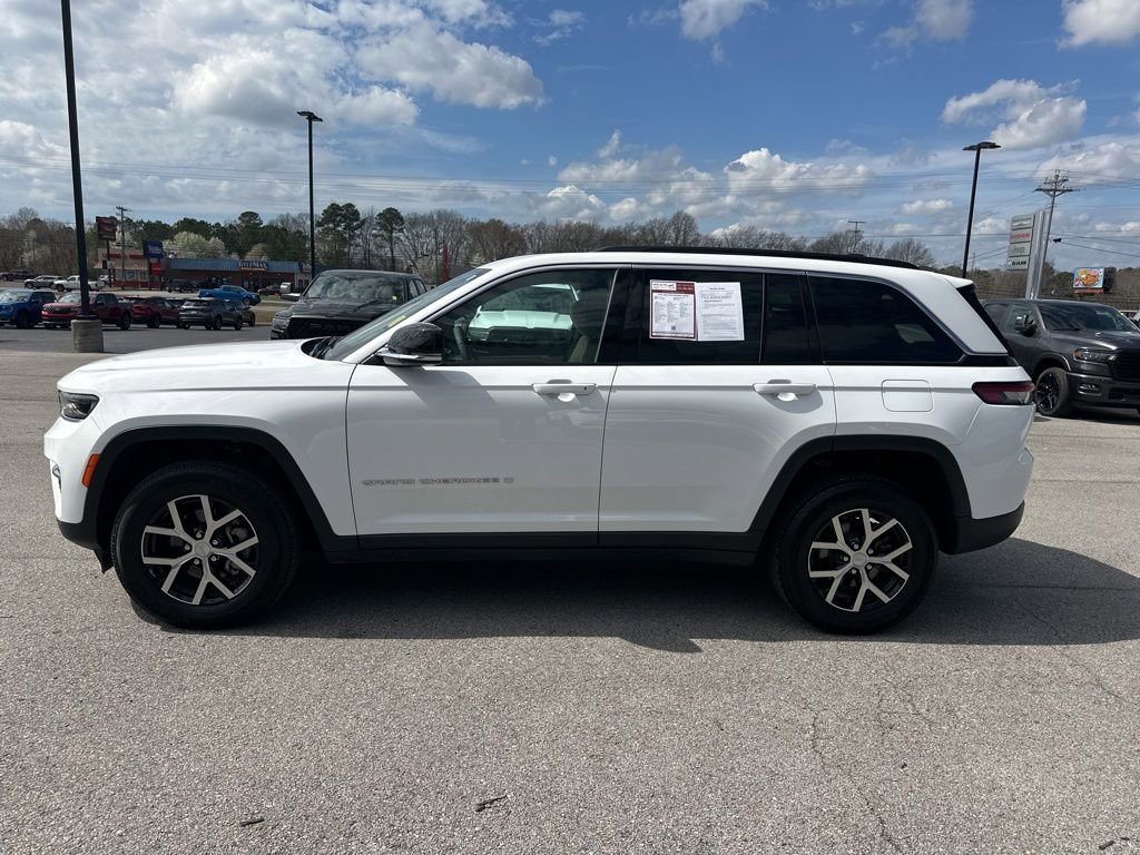 Used 2024 Jeep Grand Cherokee Limited image 5